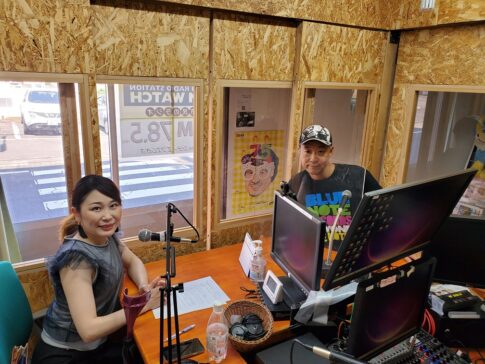 岐阜FMのラジオ番組「ビューティフル・ドリームズ」にて、パーソナリティの岡田奈緒子さんと